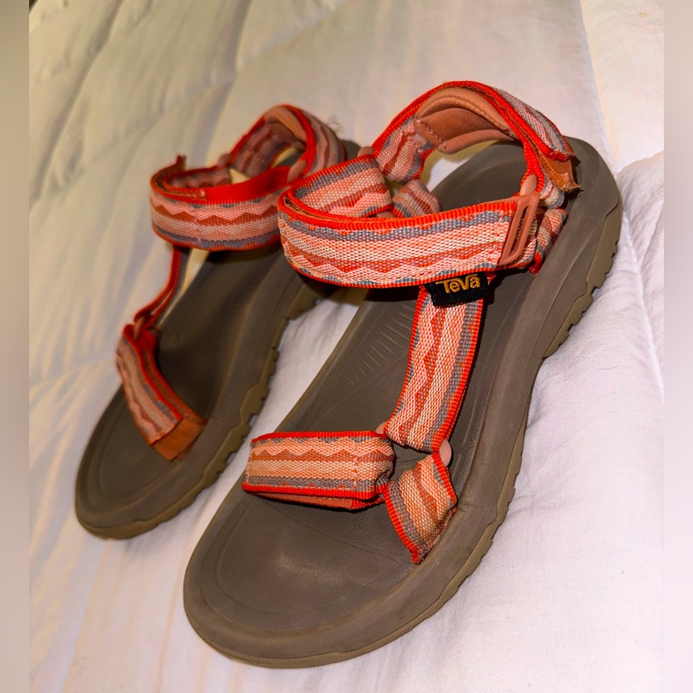 LIKE NEW! Teva Hurricane Orange Strap Velcro Sandals - size 5